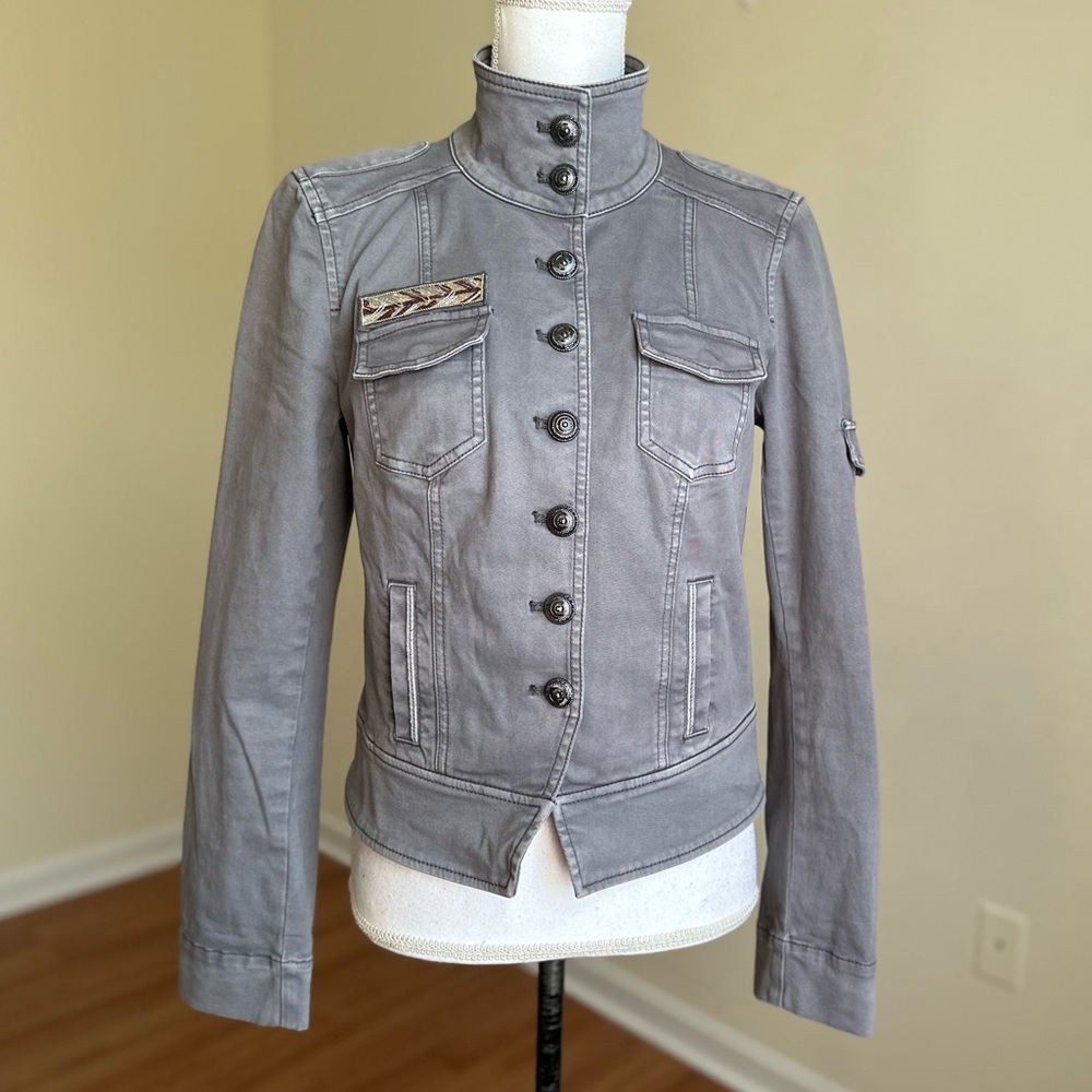 White House Black Market Washed Gray Denim Jacket Embellished Sz 4